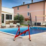 Casa Gigi With Swimming Pool - Four Bedroom Μεντουλίν