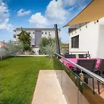 Βίλα Casa Gigi With Swimming Pool - Four Bedroom Μεντουλίν