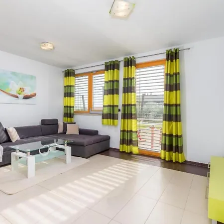 Casa Gigi With Swimming Pool - Four Bedroom Villa Medulin