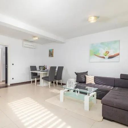 Villa Casa Gigi With Swimming Pool - Four Bedroom