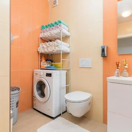 Casa Gigi With Swimming Pool - Four Bedroom מדולין