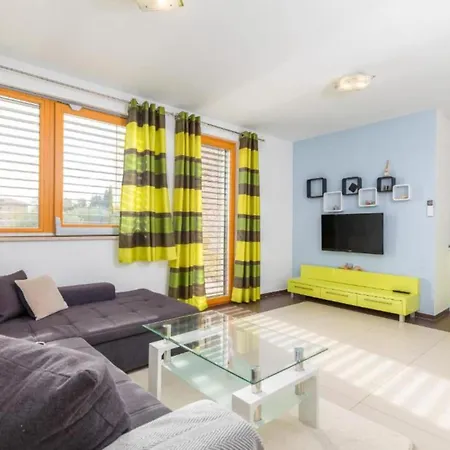 Casa Gigi With Swimming Pool - Four Bedroom * מדולין