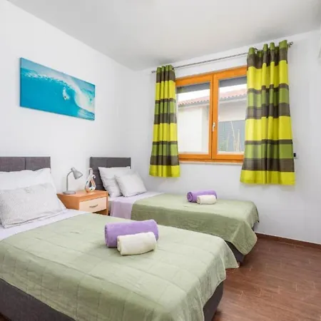 Casa Gigi With Swimming Pool - Four Bedroom * Medulin