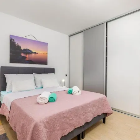 וילה Casa Gigi With Swimming Pool - Four Bedroom *